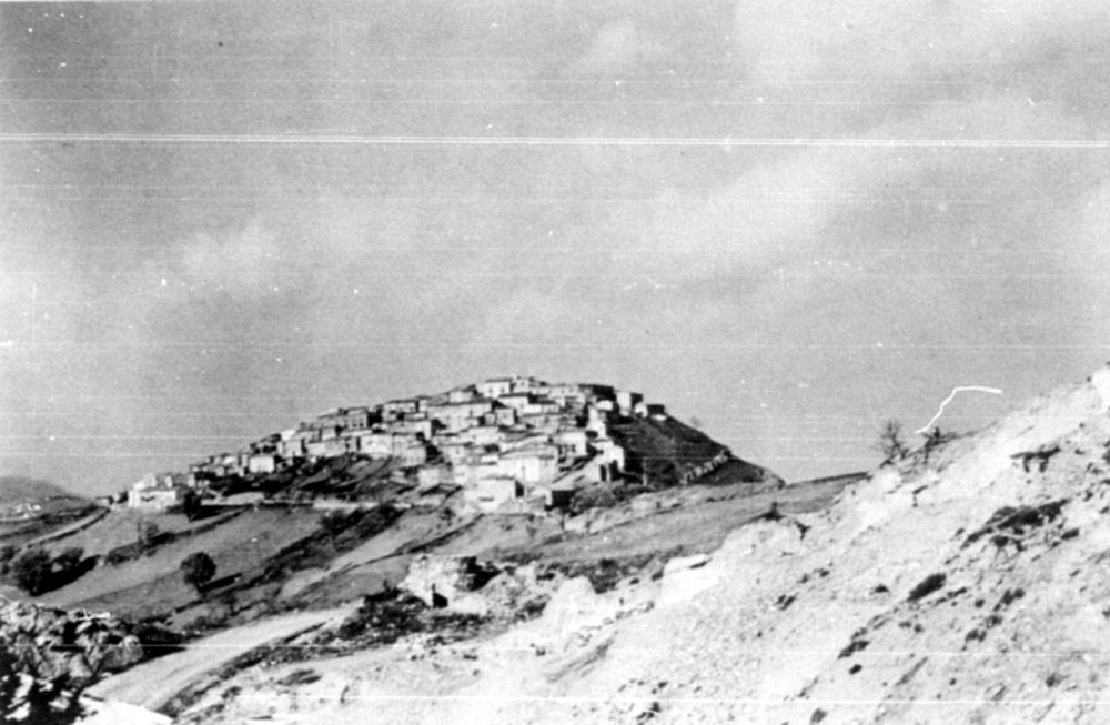 The hilltop village of Castroregio.